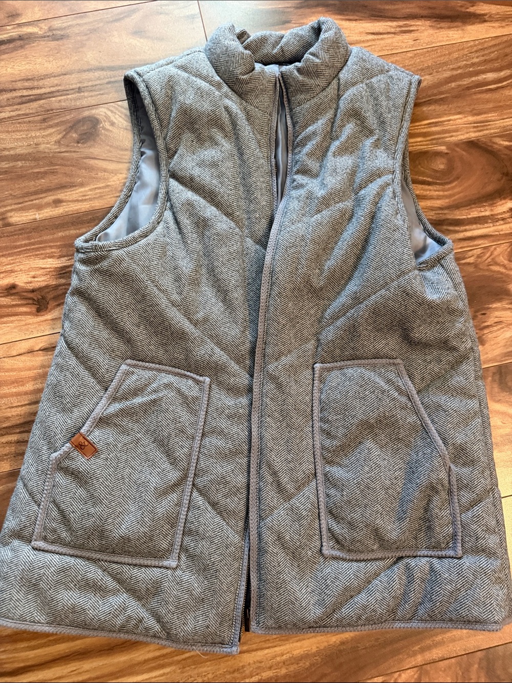 AMPERSAND AVE Gray Quilted Herringbone Sleeveless Vest